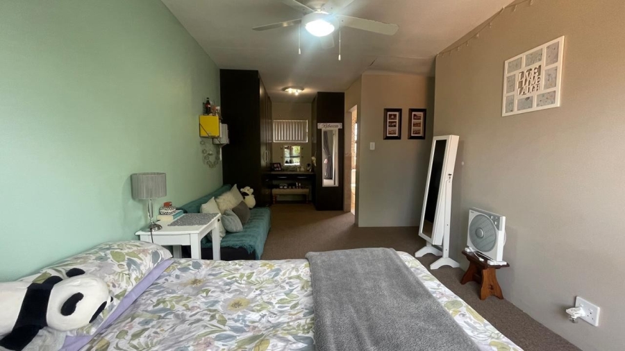 4 Bedroom Property for Sale in Blue Bend Eastern Cape